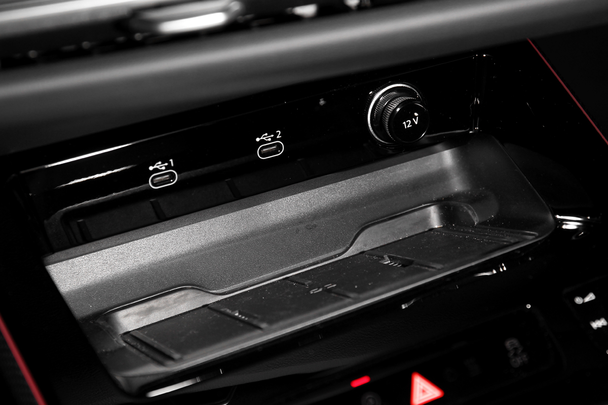 Bang & Olufsen音響和高功率充電孔屬同一選配套件。