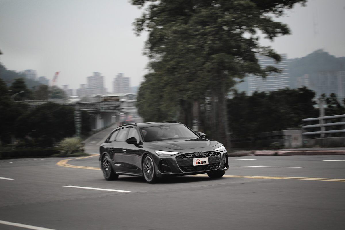燃油A6 Avant 204hp動力雖不如A6 Avant e-tron來得強勁，但實際加速也有相當輕快的反應。