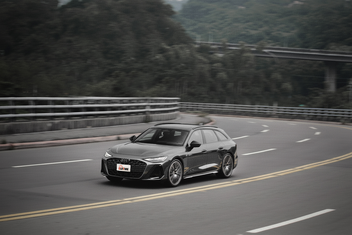 試駕車友選配S line跑車型懸吊，用於市區道路提供相當舒適的乘坐質感。