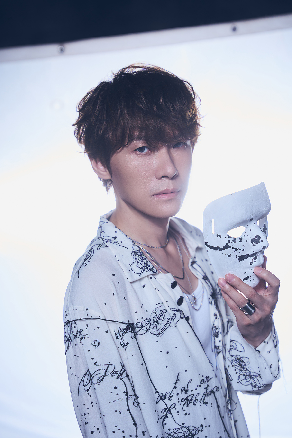 【車勢星聞】 生命樹主唱小王子自爆叛逆學生時代：慶幸我不甘被體制馴服，才換來自由靈魂 。(照片提供：植光土壤音創)