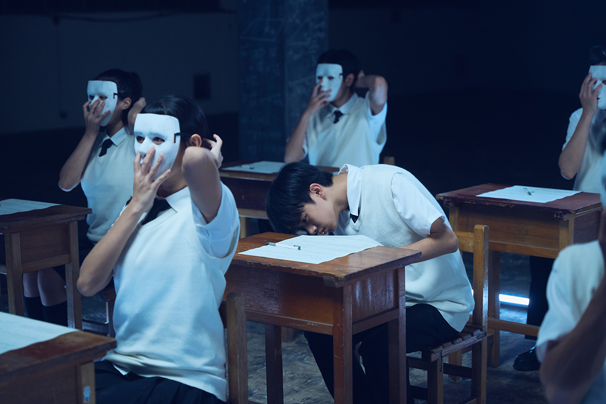 【車勢星聞】 是害群之馬還是代罪羔羊？生命樹〈黑羊〉MV 揭露霸凌真相：最溫柔的幫助竟是致命一擊  。(照片提供：植光土壤音創)