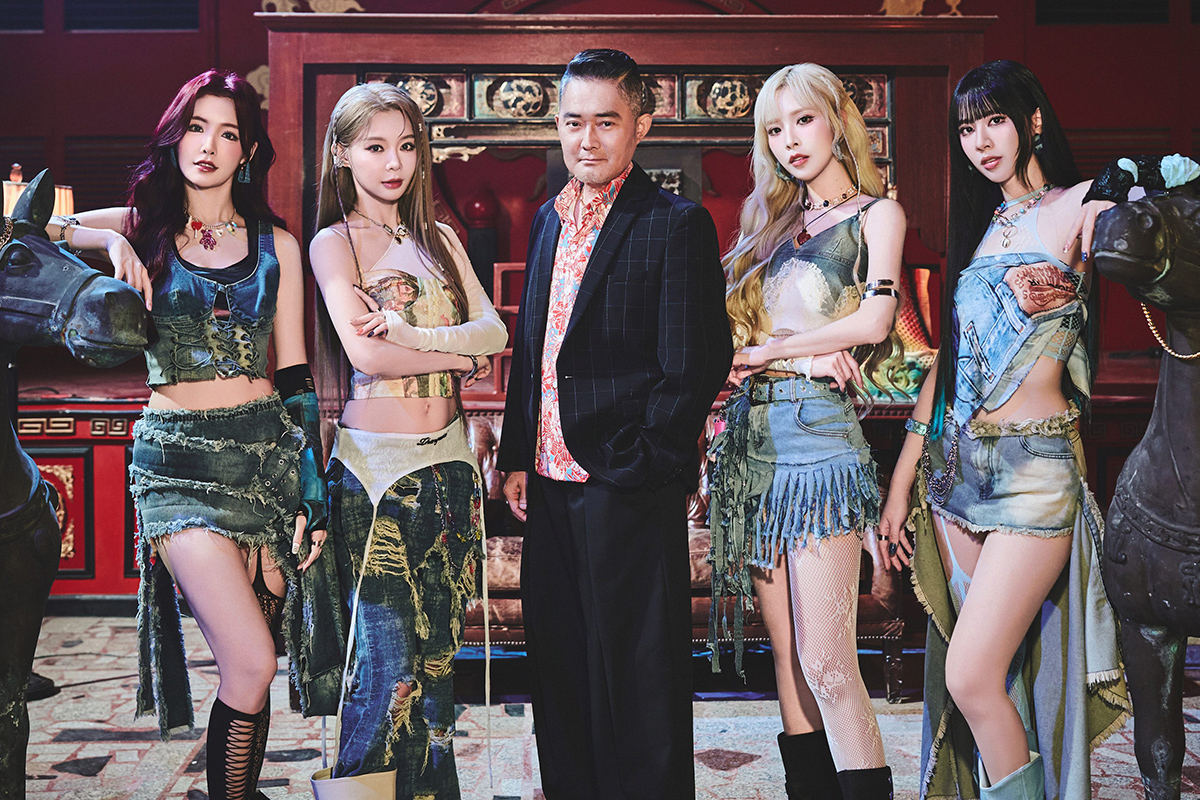 【車勢星聞】LUVSSI(左起：菲菲、Yuri、Rina、宋宋)與江國賓（圖_隻魚娛樂 提供）