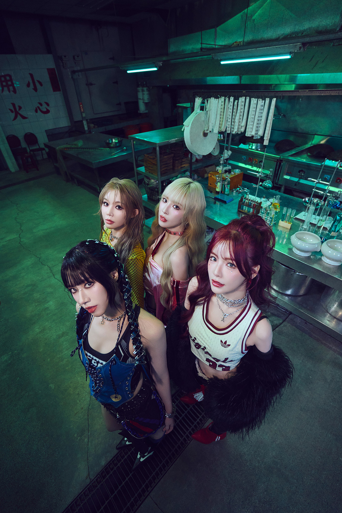 【車勢星聞】LUVSSIMV挑戰武打 全程零替身（前左起：宋宋、Yuri、Rina、菲菲）（圖_ 隻魚娛樂 提供）