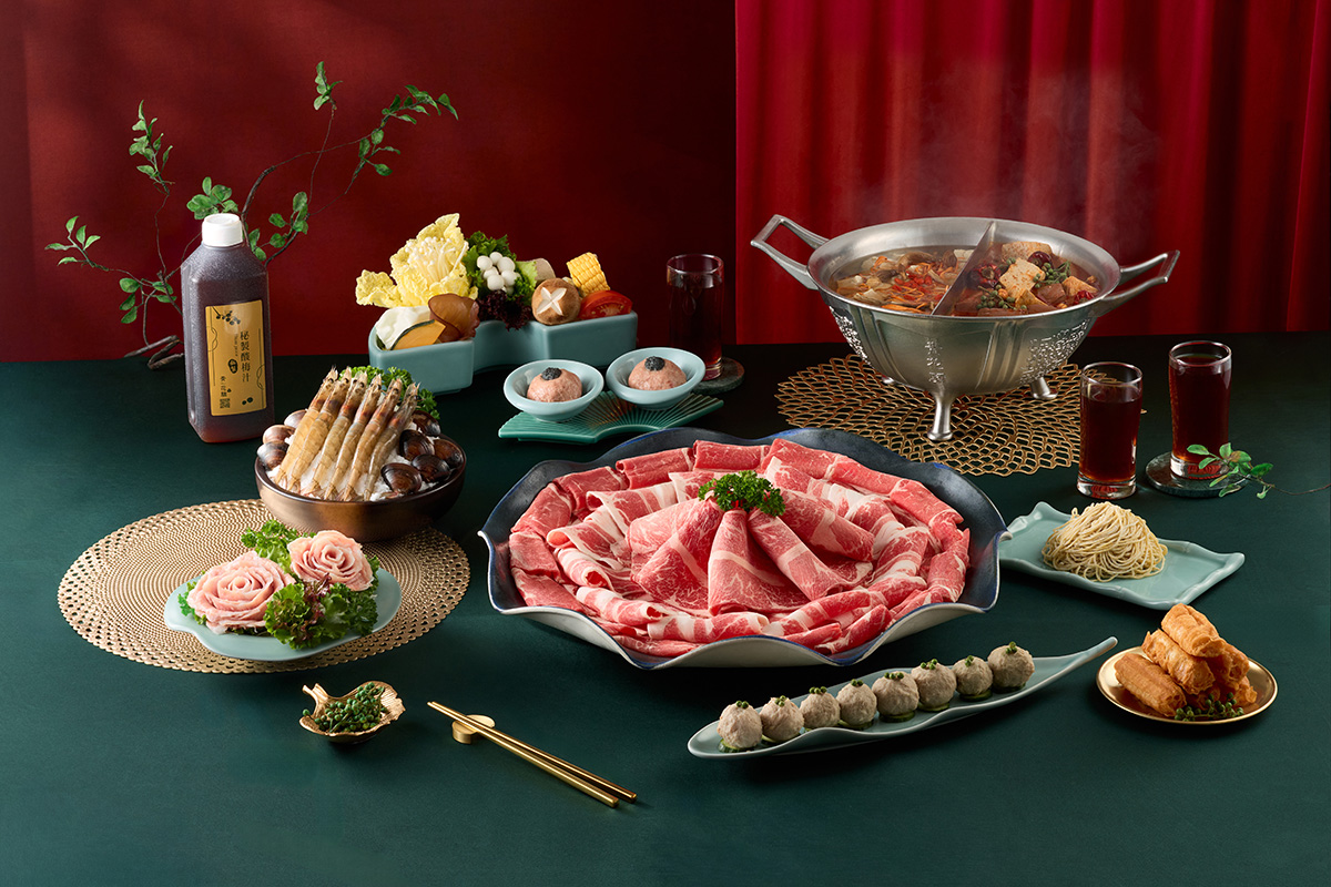 青花驕推出F1日牛、鮑魚雙主餐，大吃草蝦、鮑魚奢華海鮮盤。（示意圖：品牌提供）