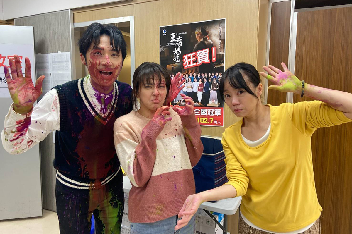 【車勢星聞】蘇晏霈在《豆腐媽媽》上演心碎潑漆戲碼，情緒爆發震撼全台，該集收視衝破 3.37，115萬人陪她一起淚崩。(照片：民視提供)