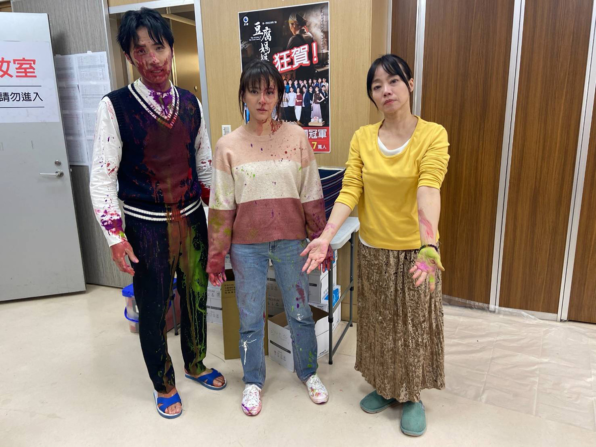 【車勢星聞】范瑞君為「潑漆戲」承受巨大壓力，坦言顏料一潑無法重來，聽到媳婦蘇晏霈提離婚時忍不住眼眶泛紅。(照片：民視提供)