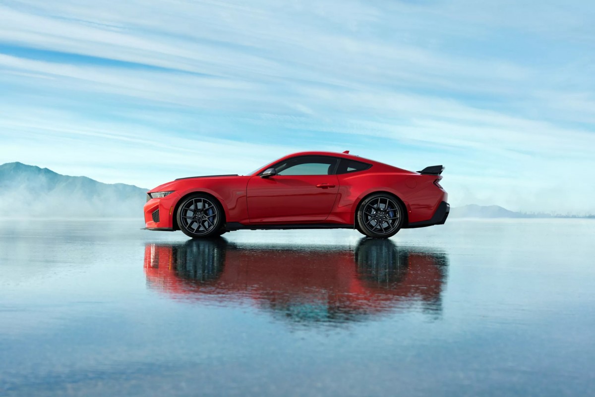 Dark Horse SC搭載5.2升V8機械增壓引擎，雖然詳細數據尚未全數公開，但考量其定位，最大馬力預計將突破800匹大關。