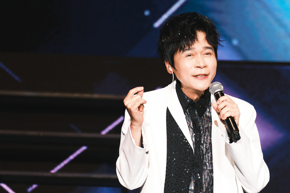 【車勢星聞】洪榮宏高流「舊情綿綿」演唱會開唱，宣布七月唱回台北。（圖：阿爾發音樂提供）