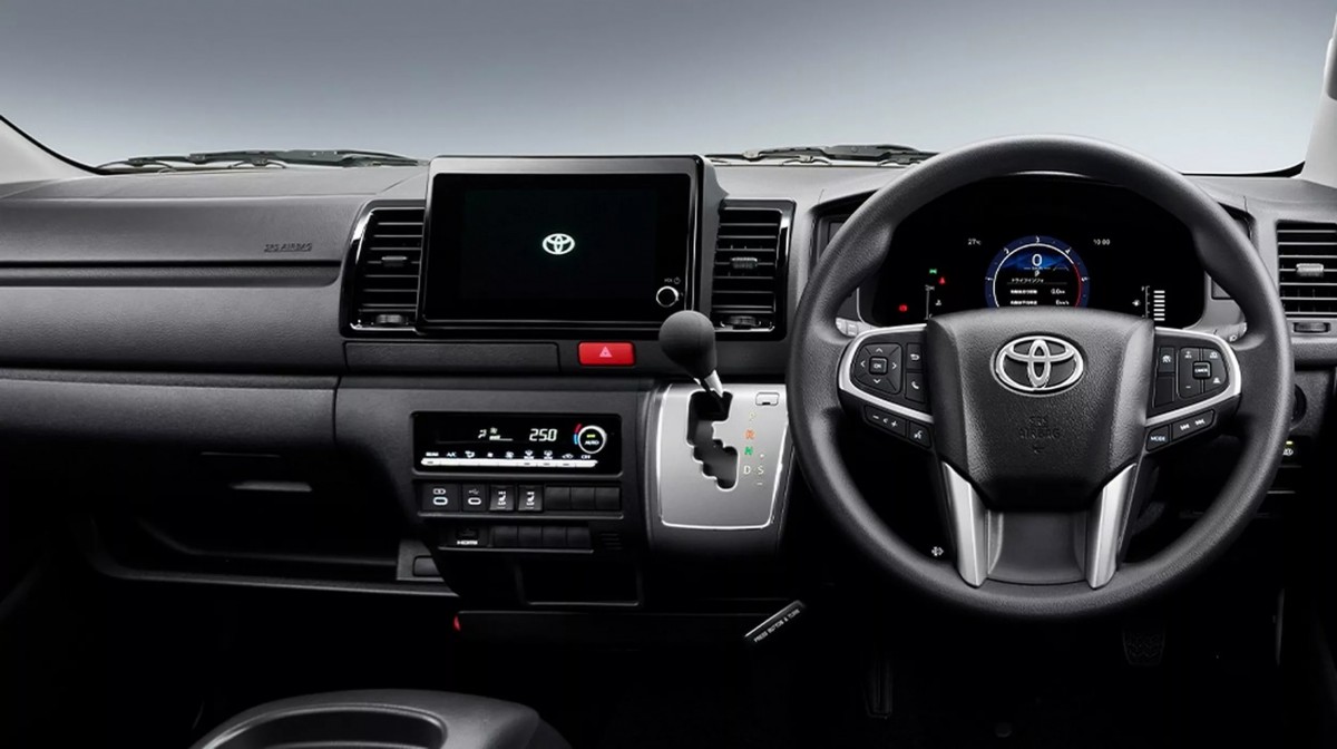 全車系現在標配了7吋全數位儀錶，並在中心嵌入了8吋觸控式影音導航系統。