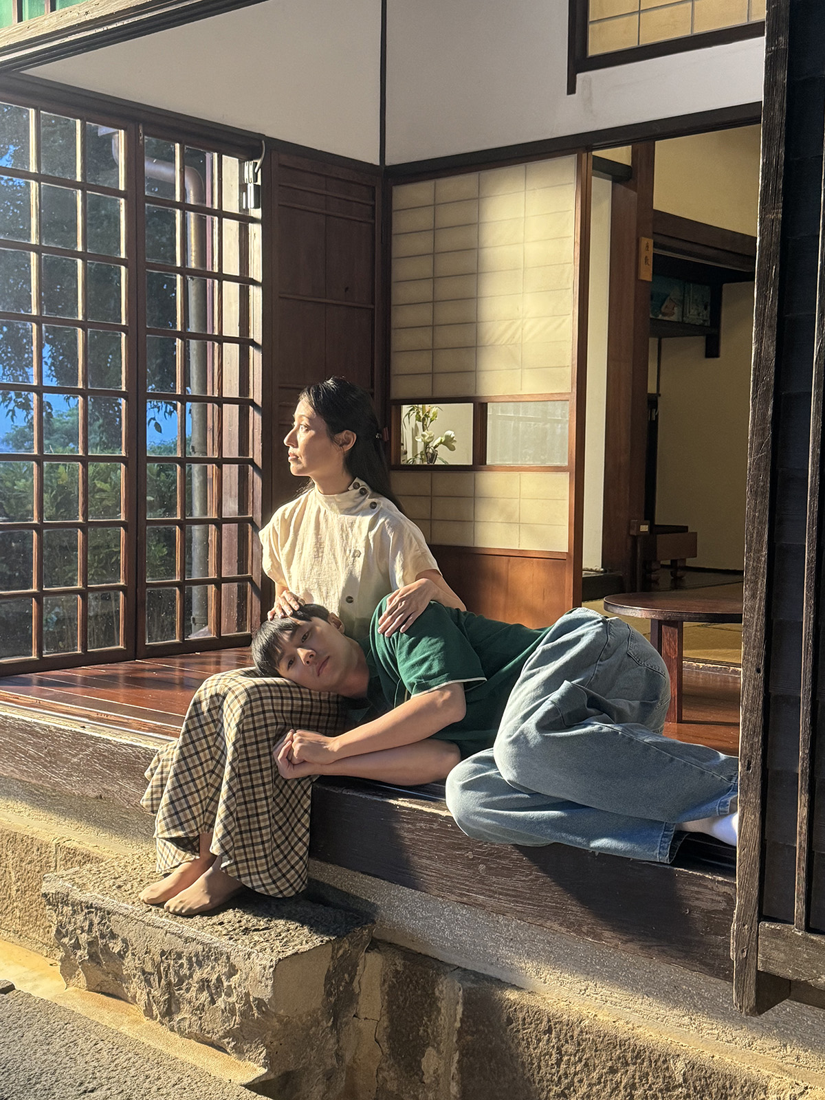 【車勢星聞】施柏宇在《立入禁止》中與媽媽田中千繪感情很好。照片提供_飛行圓影業