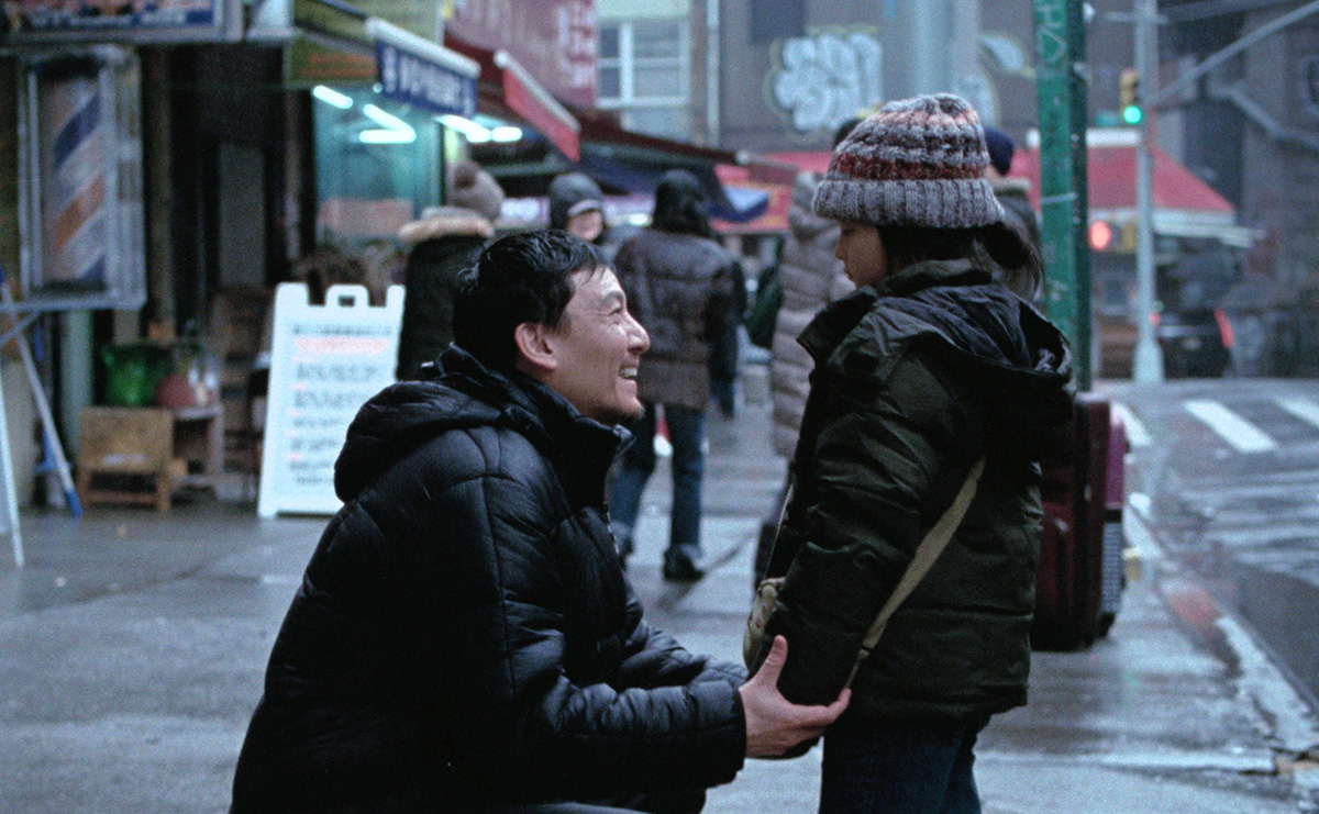 【車勢星聞】張震（左）與飾演女兒的魏愷樂溫柔互動成為一大亮點。(照片/甲上娛樂提供)