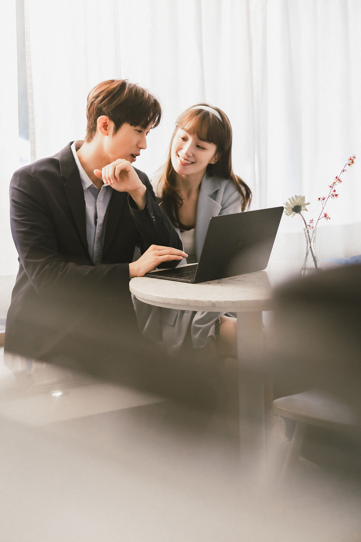 【車勢星聞】范姜彥豐（左）與李京恬演出豎屏劇《她的手，我想牽》（原來娛樂 提供）