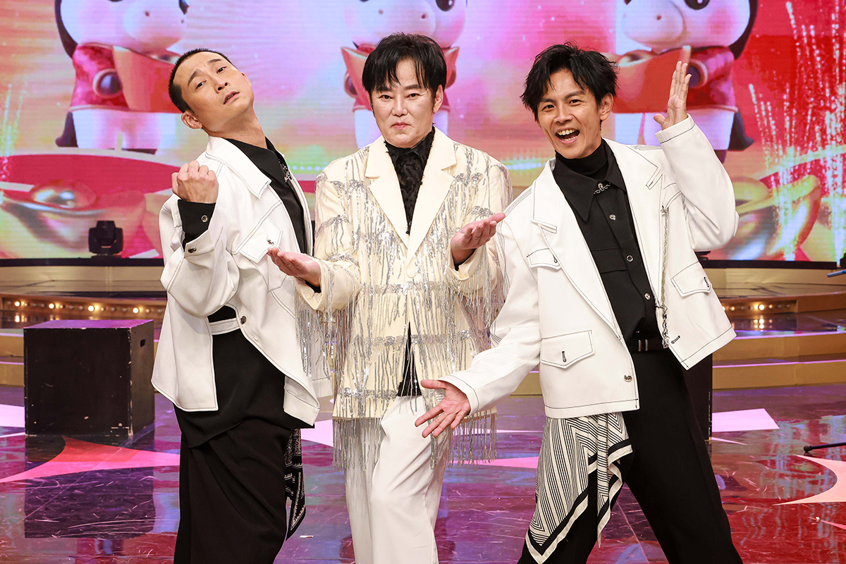 【車勢星聞】《民視第一發發發》陽帆搭檔浩角翔起「跨世紀」合作唱跳。（圖：民視提供） 