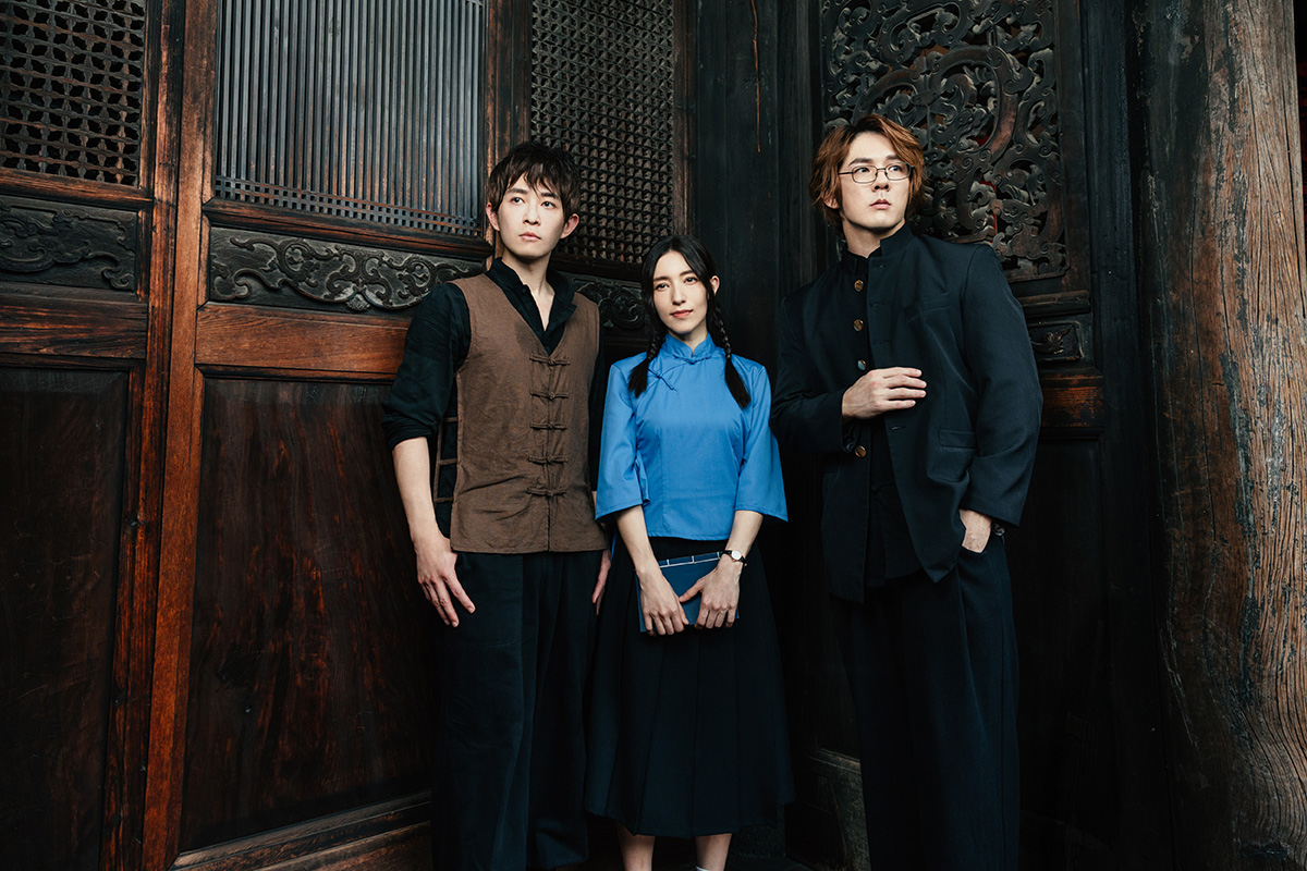 【車勢星聞】南拳媽媽新歌《明朝之前》ＭＶ側拍照。(喜鵲娛樂提供)