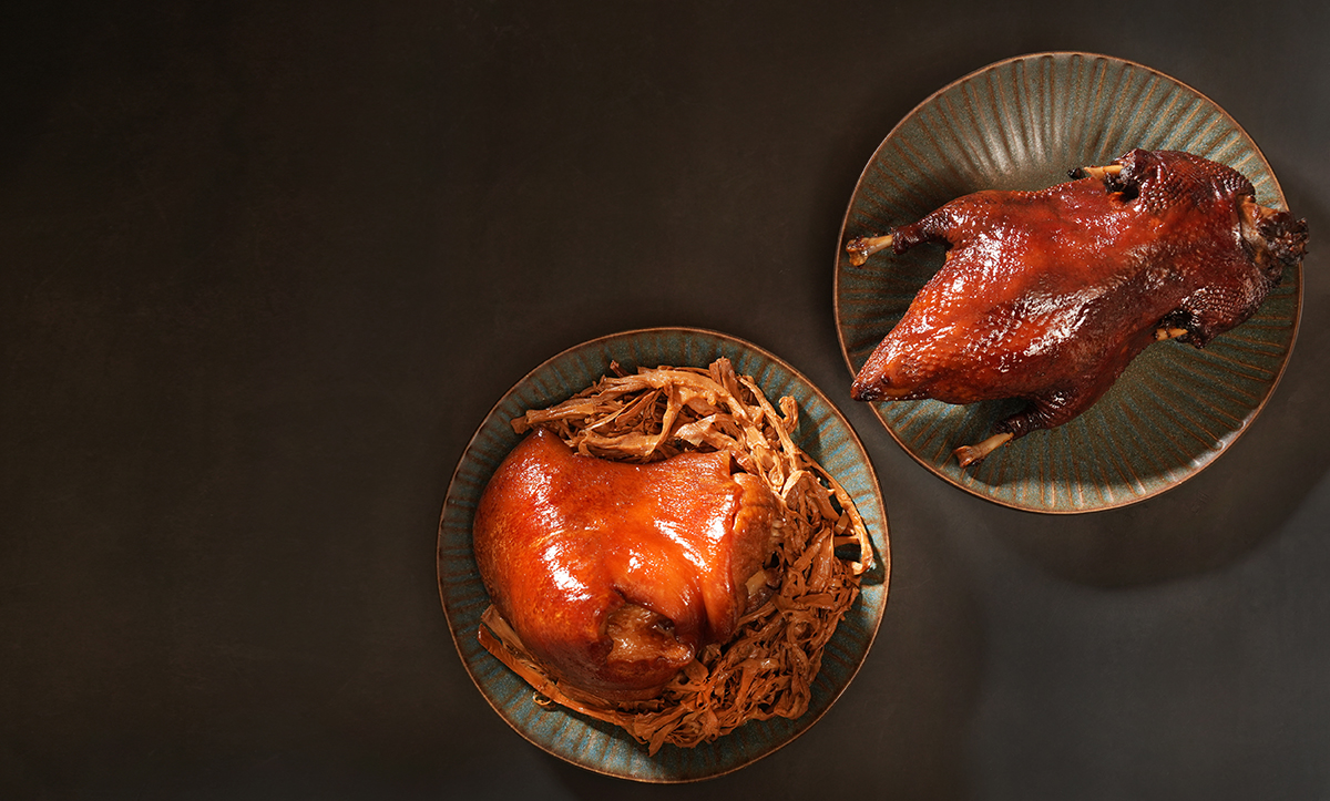 【車勢星聞】李崗將私房料理「老北京醬鴨」與「筍絲蹄膀」搬上家家戶戶餐桌。（圖：李家宴提供）