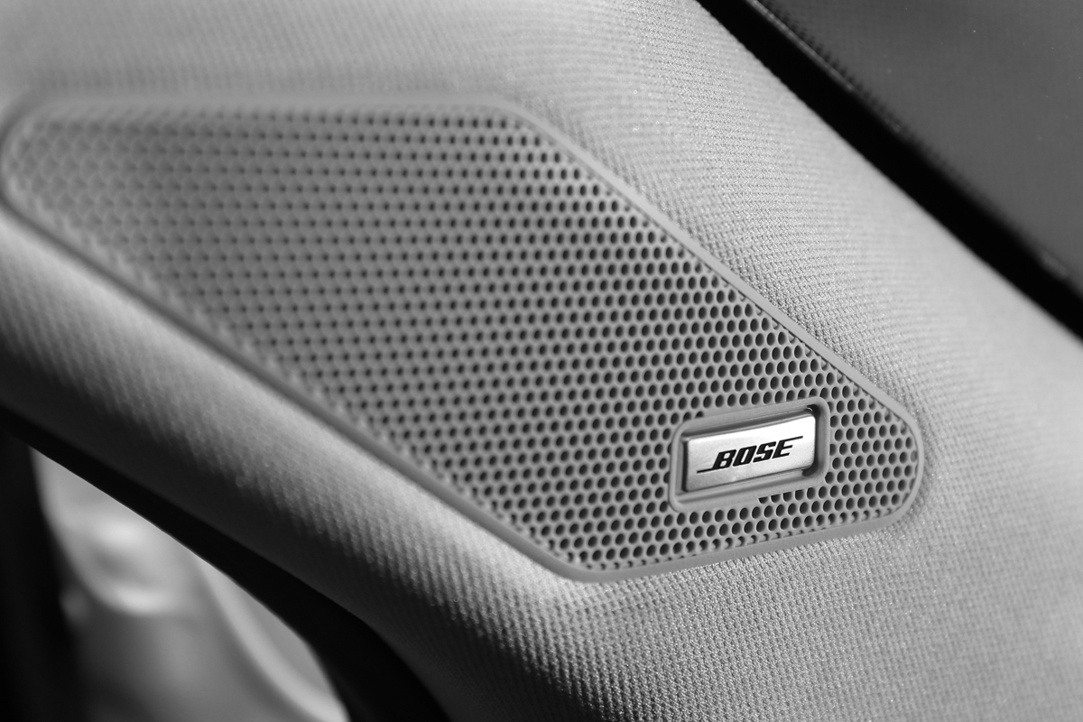 BOSE音響系統提供乘車時更精彩豐富的聽覺饗宴。