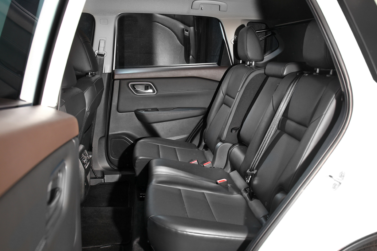 可前後滑移的後排座椅，椅背更具備2段傾角可調功能。