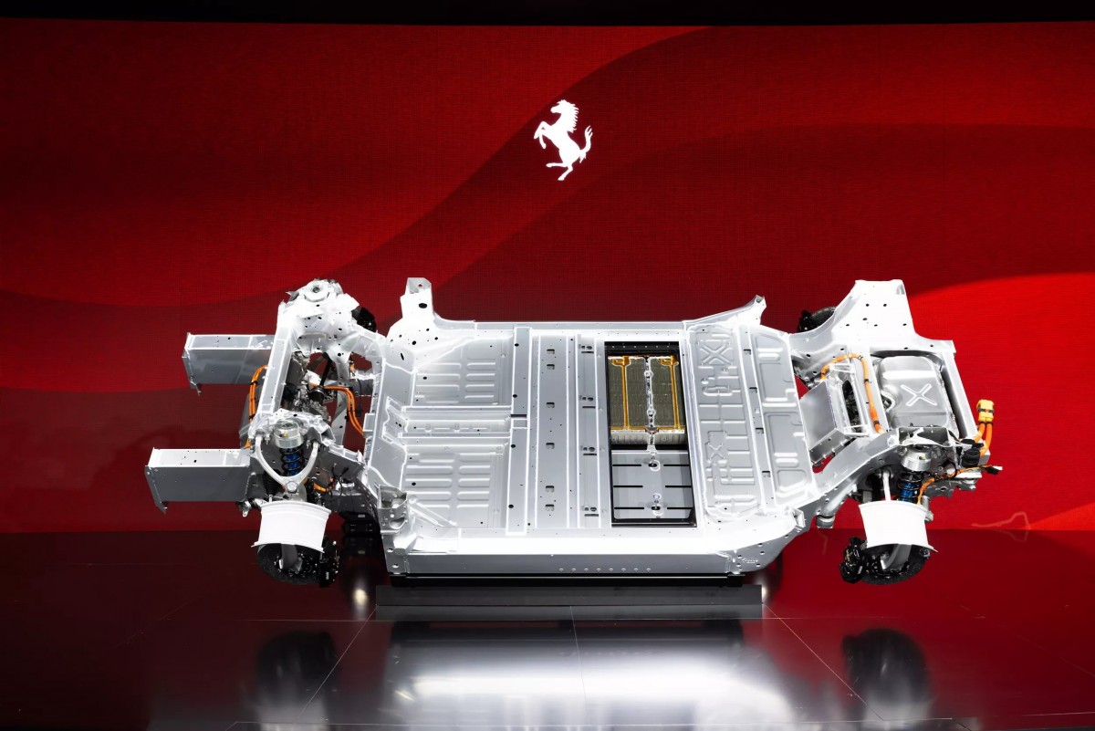 Ferrari Luce搭載四馬達，綜效輸出達到986hp，122kWh電池組也提供超過530公里的續航力。