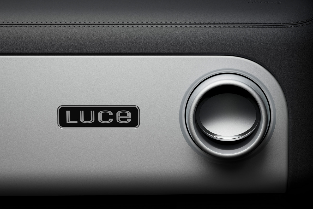 Ferrari首款電動車名為Luce。