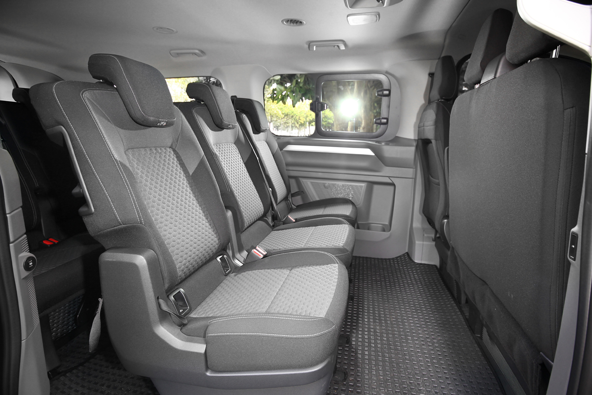 第二排採獨立座椅設計。