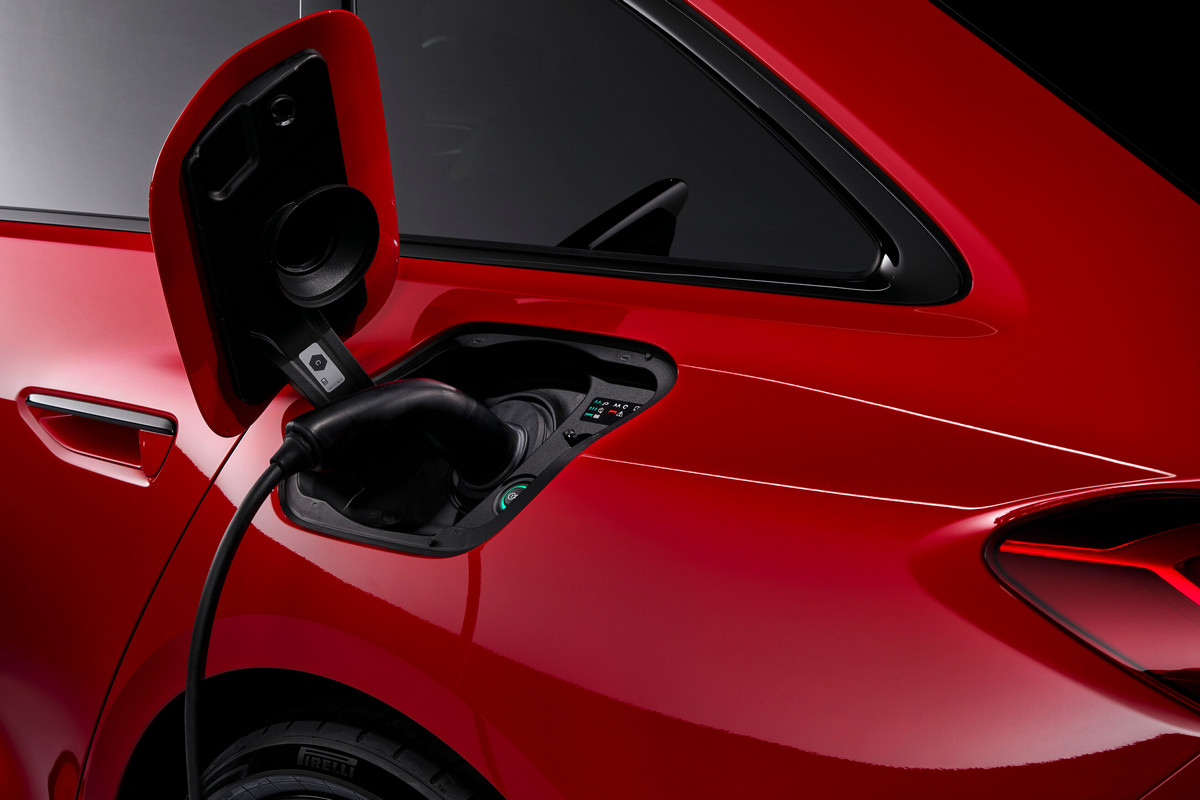 11kW充電功率能在2.5小時完成充電。