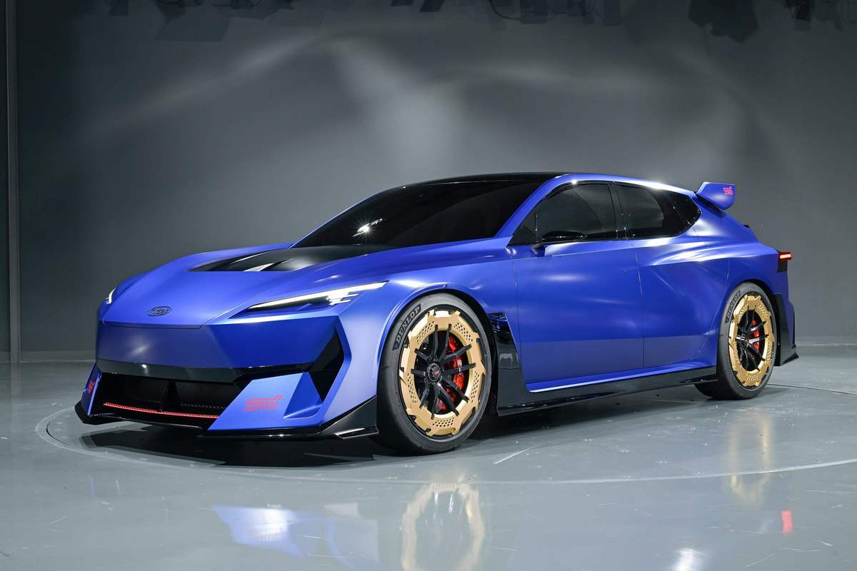 Subaru帶來電動Performance-E STI和燃油Performance-B STI，就是在評估何款較受歡迎。