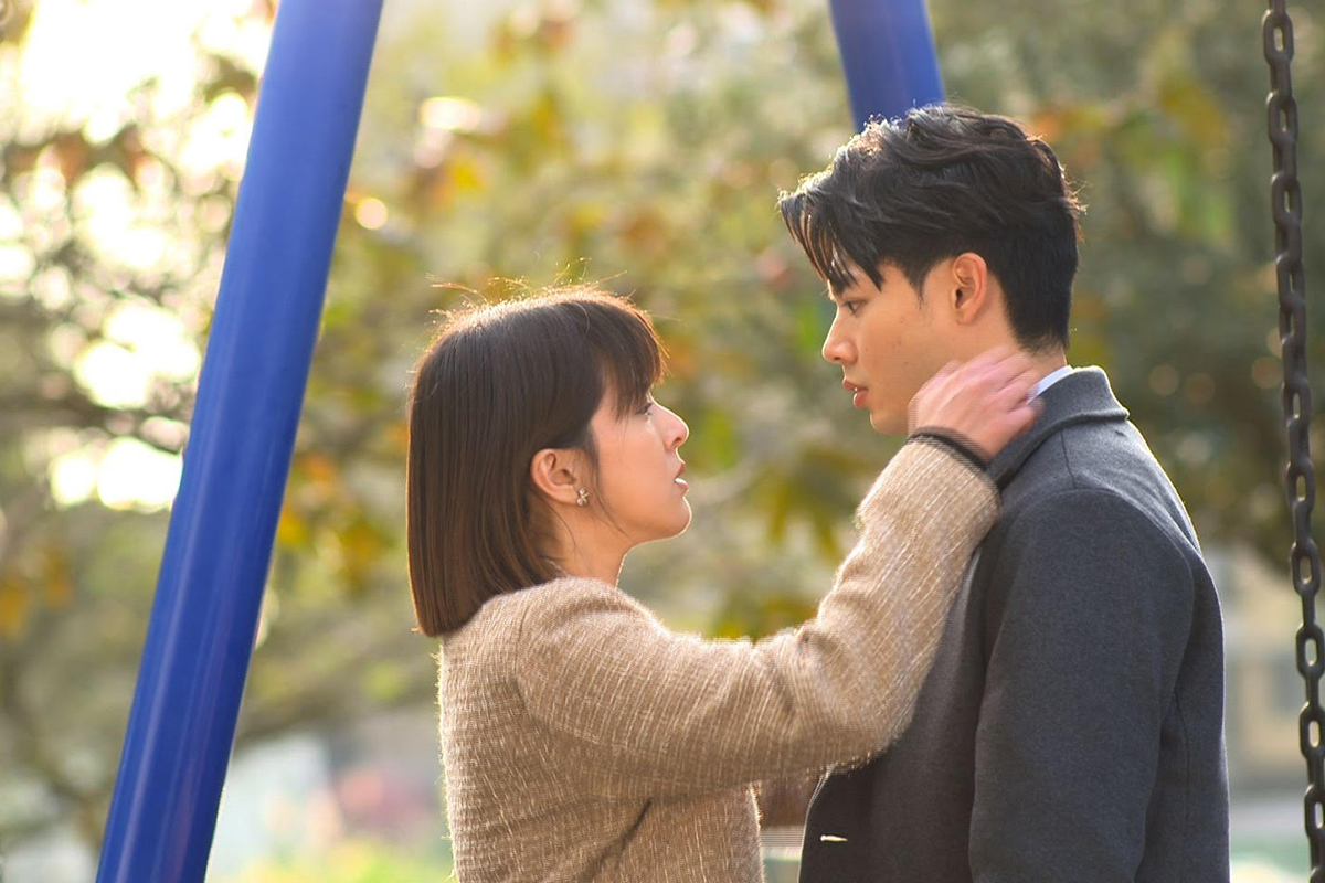 【車勢星聞】蘇晏霈、羅子惟《豆腐媽媽》公園吻戲學弟緊張到唇發抖。（圖：民視提供）