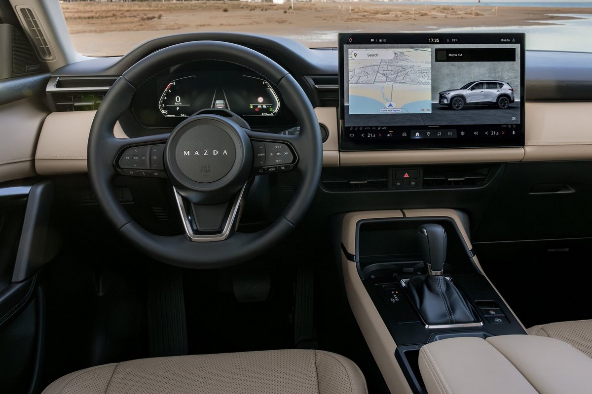 座艙配置10.25吋數位儀錶和15.6吋中控螢幕。