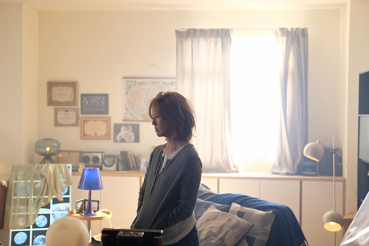 【車勢星聞】孫燕姿化身太空人〈飛瀑而下〉大呼根本直擊心臟。（圖：Make Music提供） 