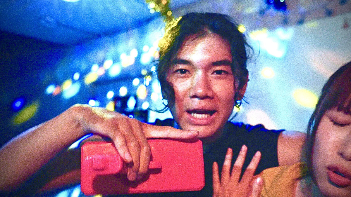 【車勢星聞】《這個世界有病》劇照_林子璿Kenny。(種子影業提供)