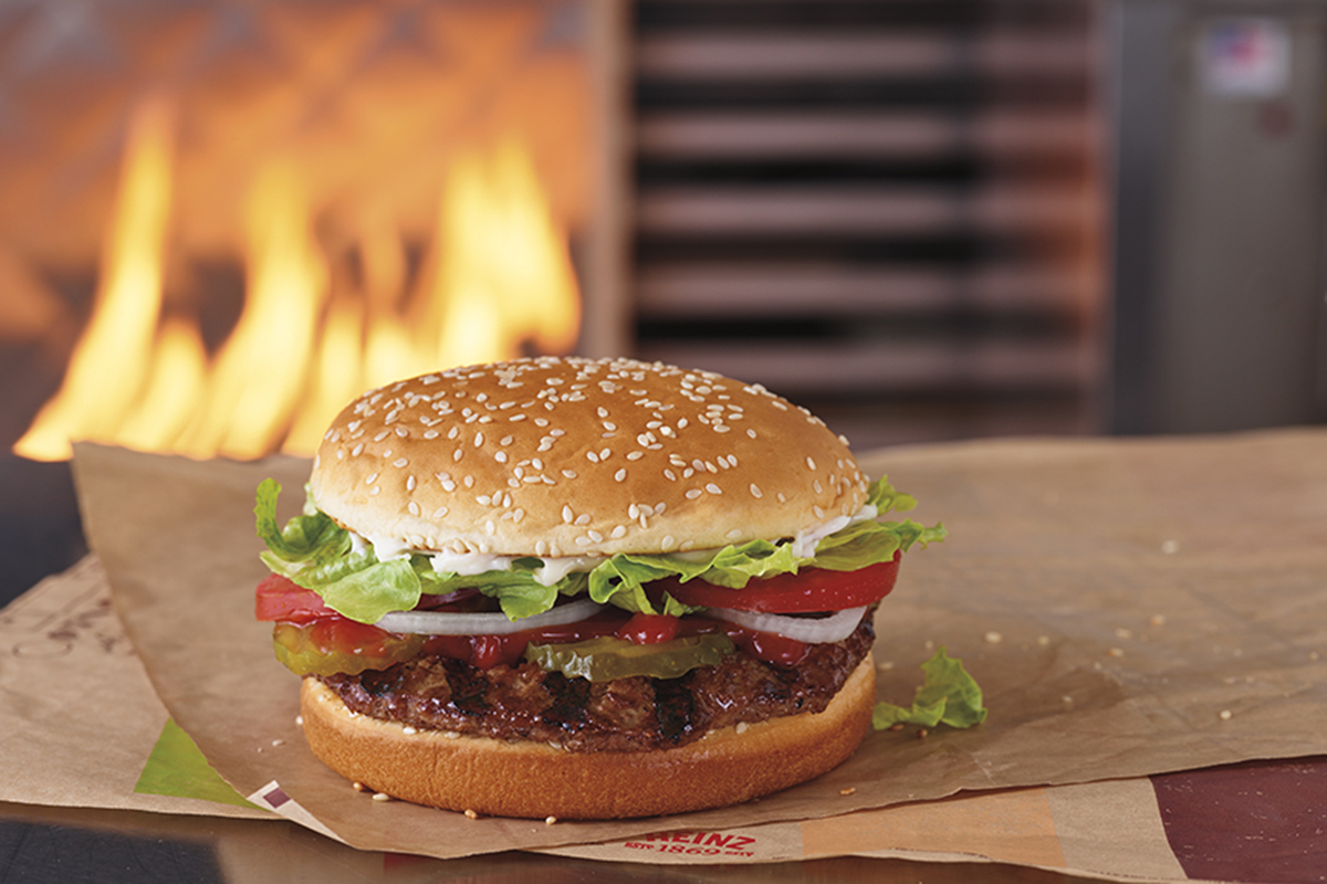 漢堡王連三天舉國歡慶，華堡套餐加1元送雞薯條。（示意圖：品牌提供）