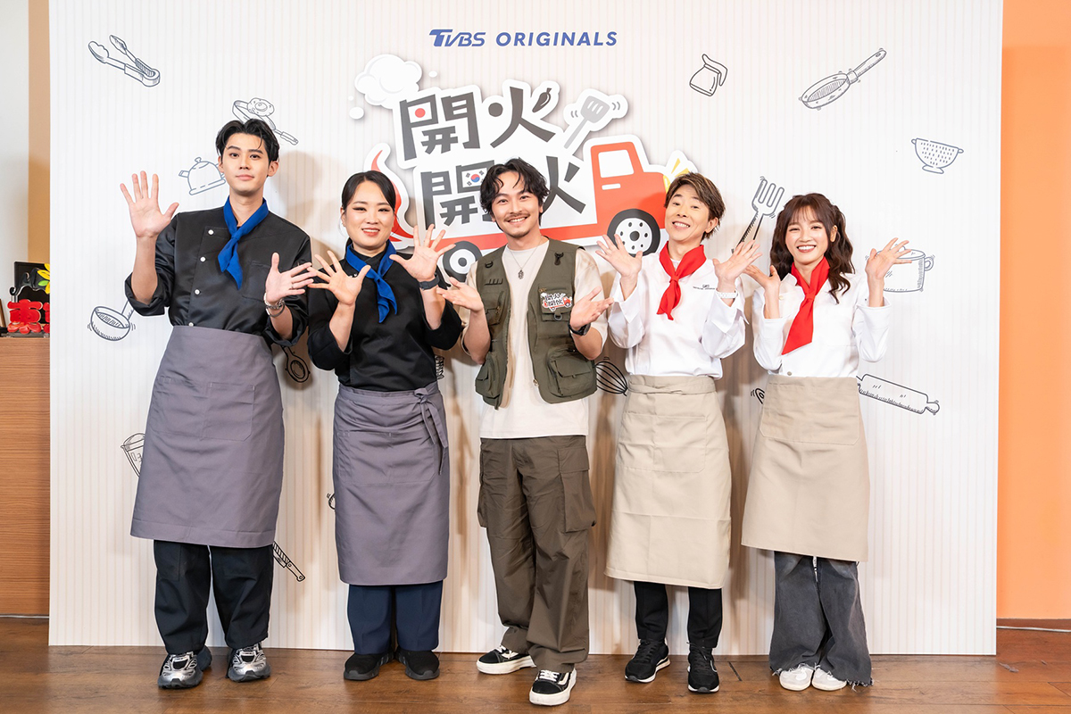 【車勢星聞】韓日名廚《開火開伙》鄭智善、川越達也來台挑戰17天環島開餐車。（圖：TVBS提供） 