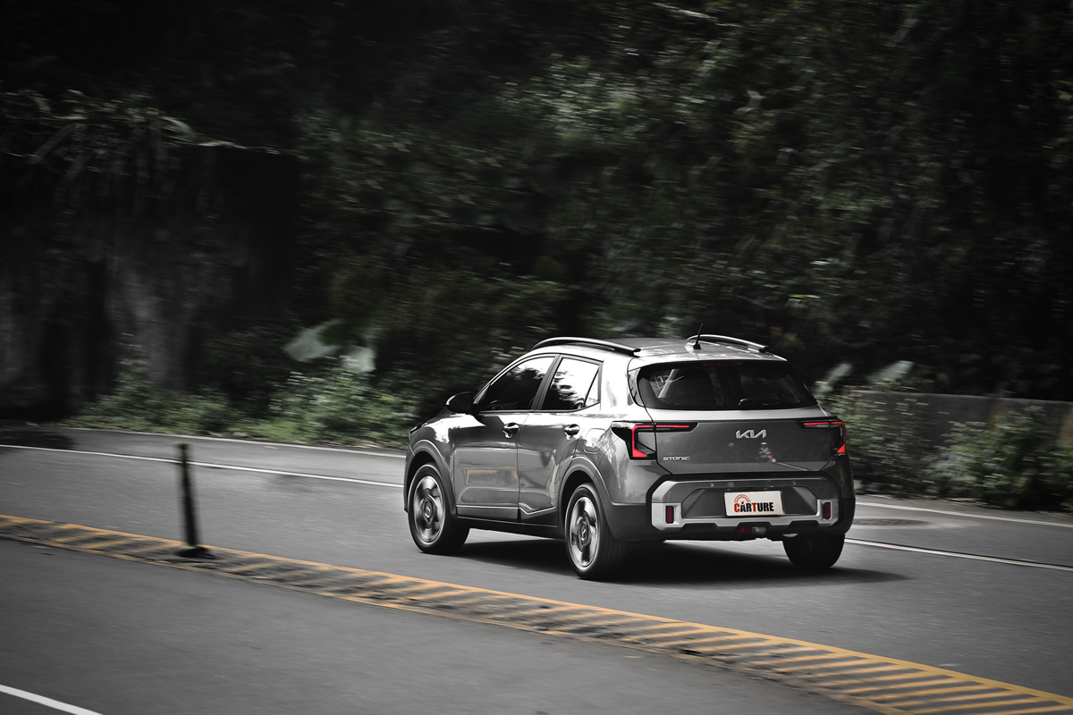 歐系的底盤調校設定，讓Stonic在山路擁有沉穩且有趣的表現。