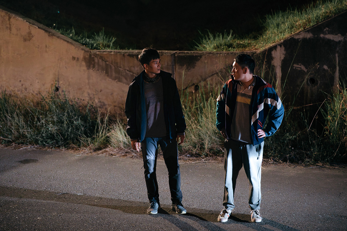 【車勢星聞】黃奇斌（左）與春風在《死亡賭局》中的「眼技」非常有看頭。(照/英傑哆影業提供)