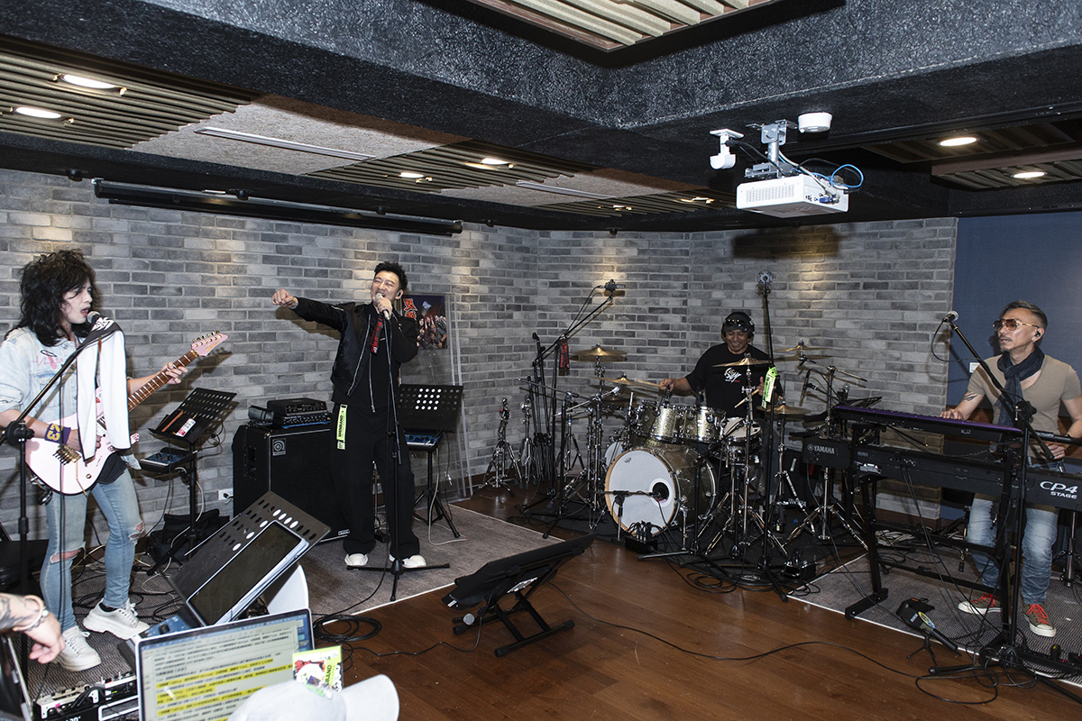 【車勢星聞】信樂團《反派》現場震撼爆發 。(照片提供：信世紀音樂)