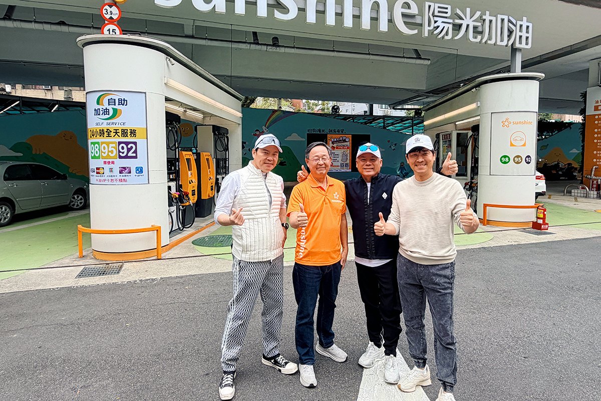【車勢星聞】曾國城、巫啟賢、侯昌明領軍演藝人高爾夫協會走進陽光加油站。（圖：OSGA中華演藝人高爾夫協會提供）