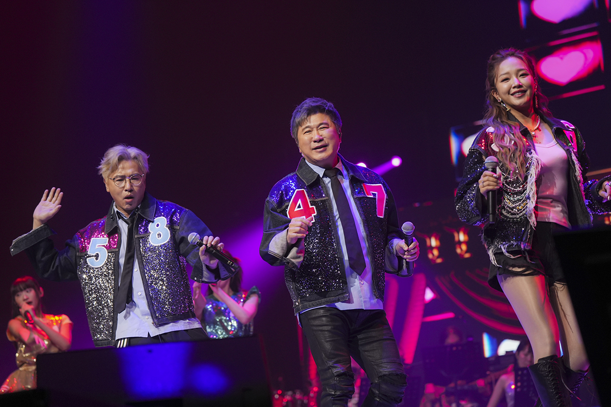 【車勢星聞】「鑽石舞台之夜」演唱會賴慧如懸吊空中演唱宛如仙女下凡。（圖：萬興傳播提供）