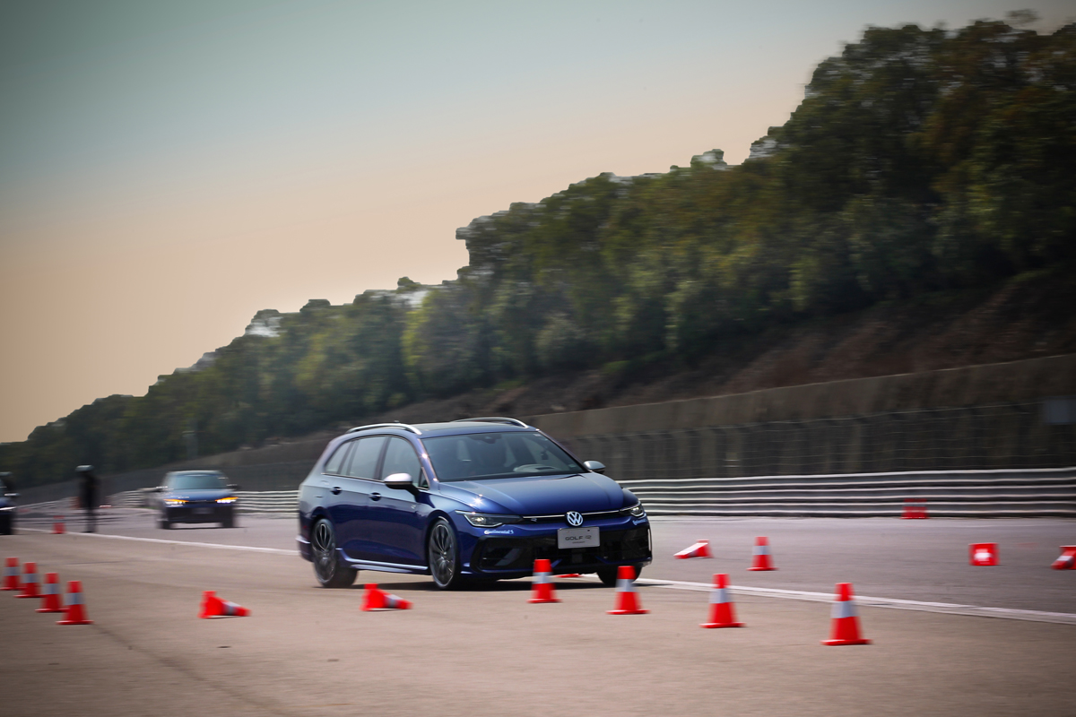 跑得快也要煞得住，所以首關當然就是煞車緊急閃避。