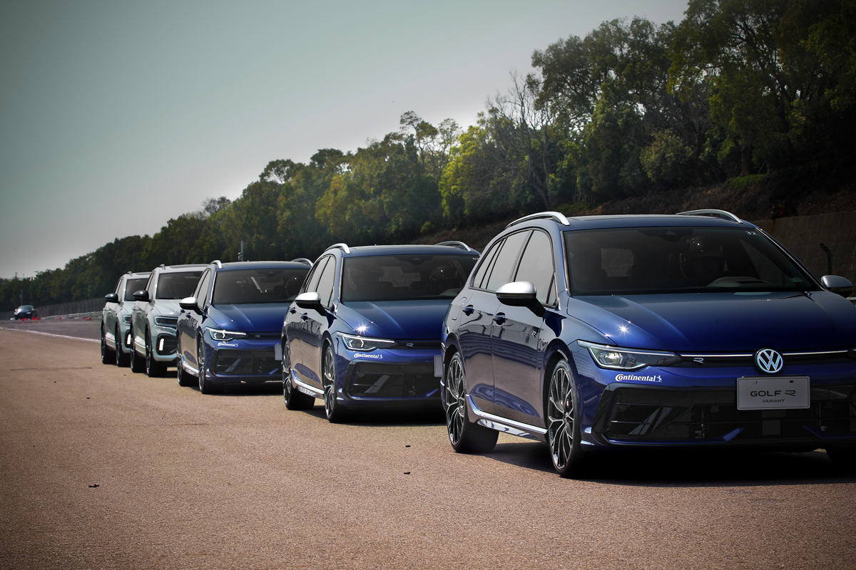 煞車緊急閃避關卡使用T-Roc R與Golf R Variant車型。