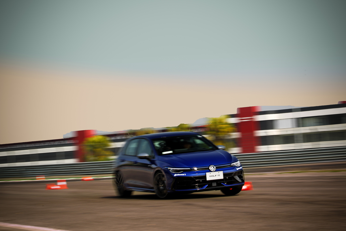 繞錐關卡使用Golf R與Golf GTI，因為不會換車所以被分配到為Golf R。