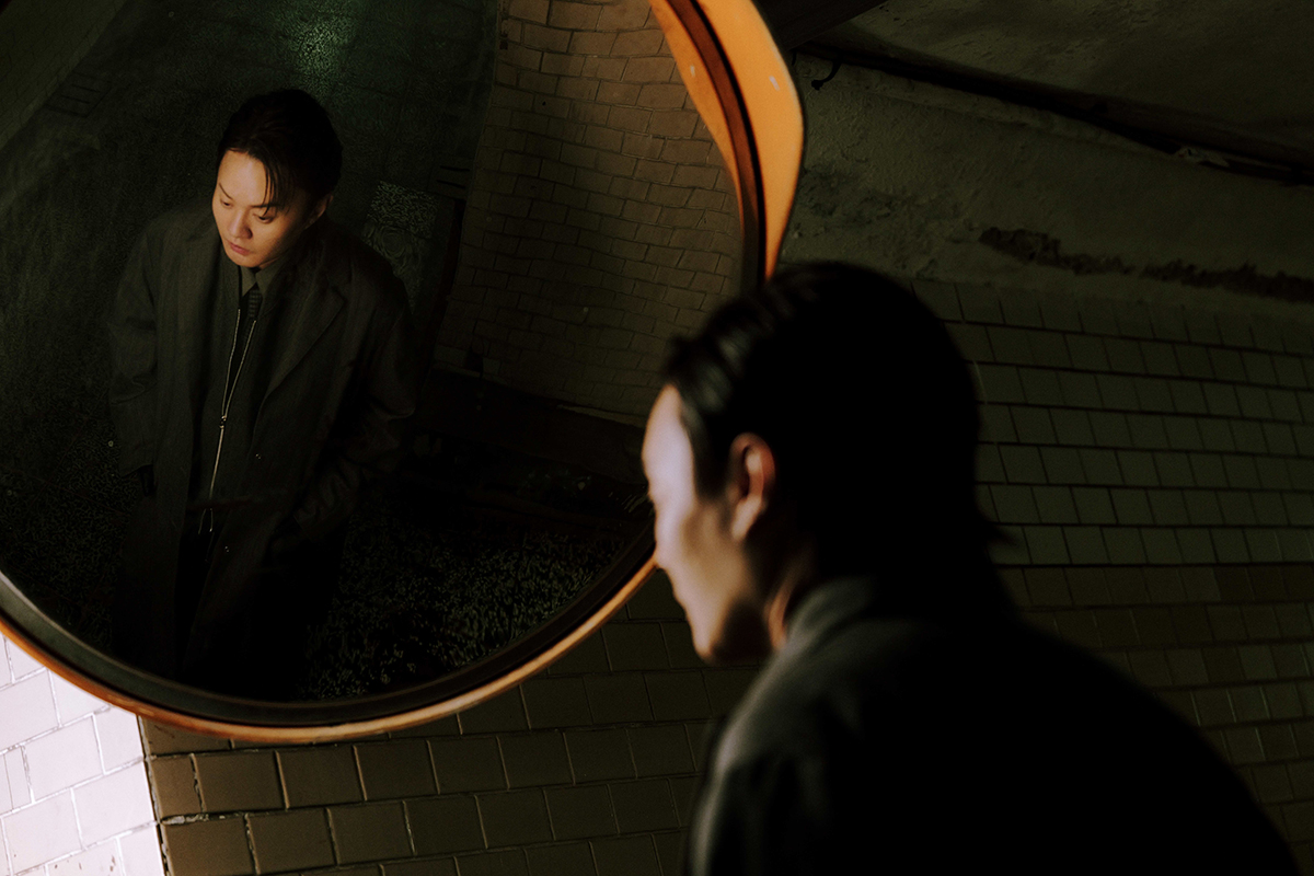 【車勢星聞】許富凱〈講袂出喙的情話〉跨越18度音域，大喊：天啊！遇到大魔王了。（圖：何樂音樂提供） 