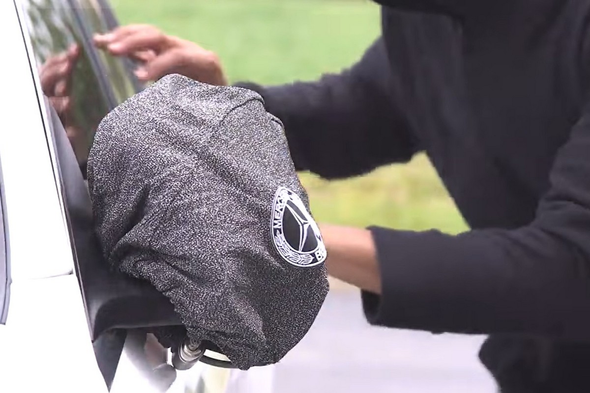 廠商有推出後視鏡防盜套。