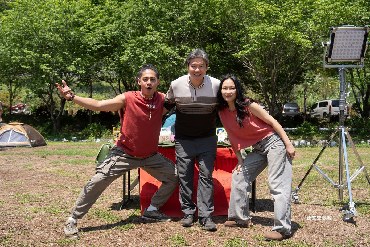 【車勢星聞】主要演員合影(左起)Tlow Hayung曾少東、Wilang Lalin洪金輝、Amuyi呂薔。 (照片提供:原文會提供)