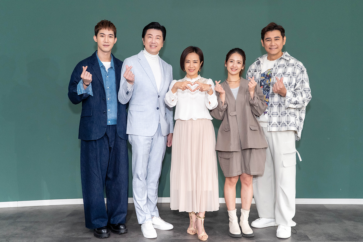 【車勢星聞】大愛劇《臥龍好歲月》主要演員左起：楊鎮、吳皓昇、陳仙梅、臧芮萱、陳熙鋒。（圖：大愛電視）