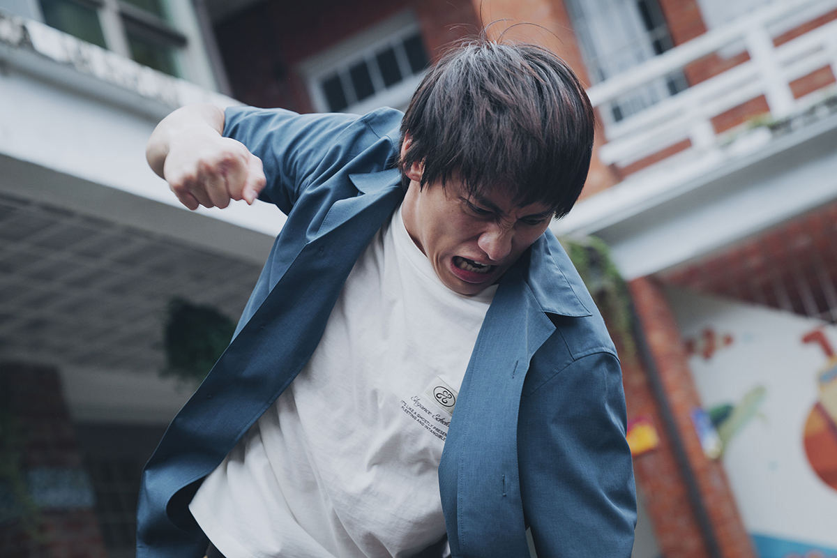 【車勢星聞】《失樂園》正式預告曝光　范少勳暴打嘶吼「惡魔」揭育幼院殘酷現況。(照片：「冬候鳥電影」 、「文策院」提供)