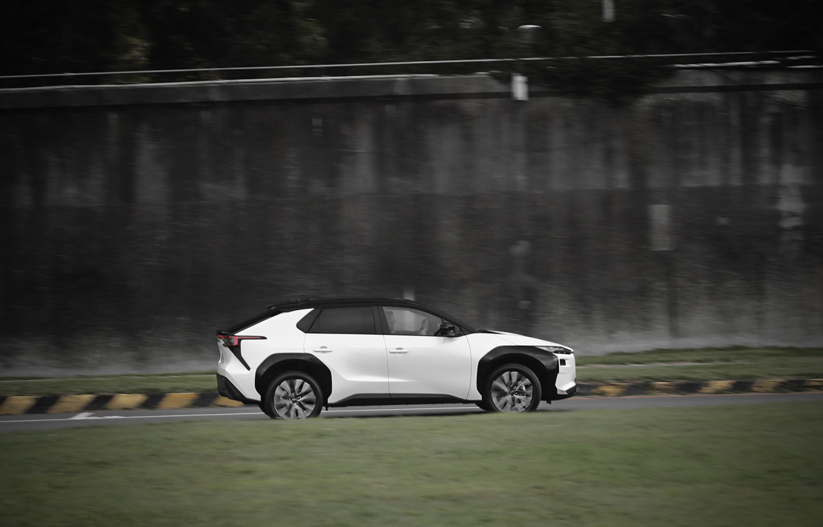 Solterra XT電池容量加大至74.7kWh，最大馬力也增加至338hp。