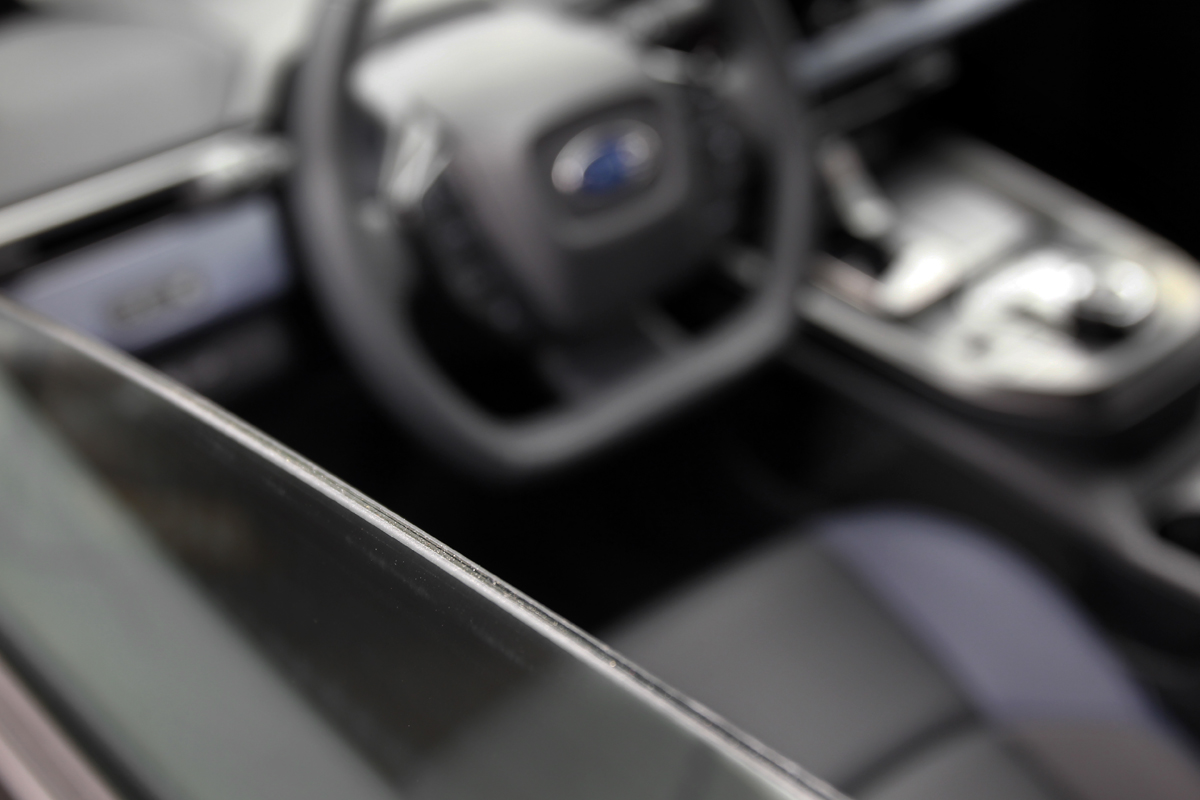 雙層玻璃提供更安靜的乘坐感受。