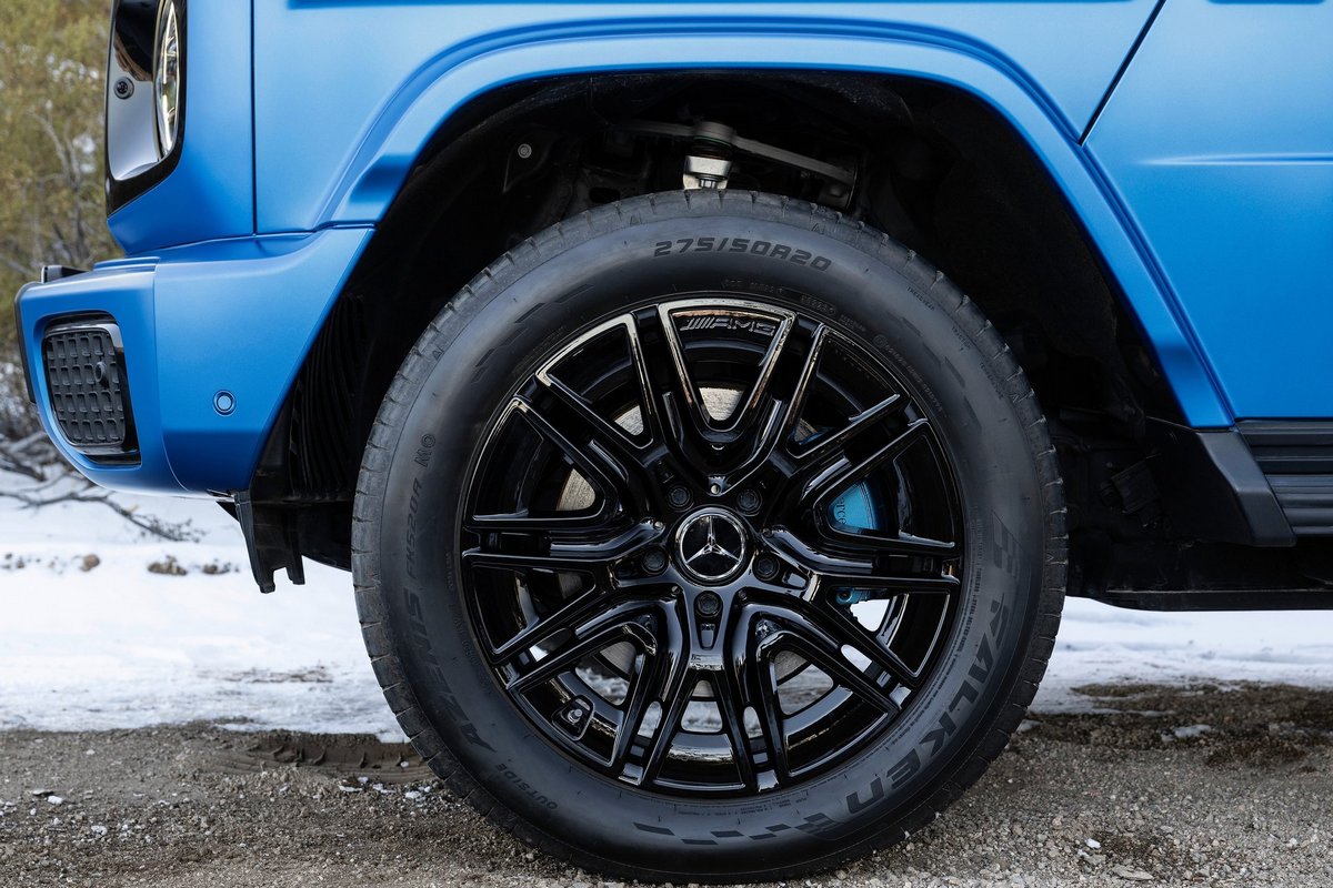 電動G-Class使用和燃油G-Clas一樣的輪圈螺絲，但過大的扭力輸出會導致行進間螺絲發生鬆脫。