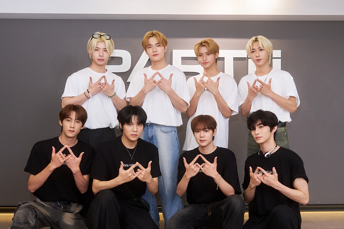 【車勢星聞】Vin（前排左起）、Mikey、Alex、禾雁凱，李東翰（後排左起）、鄭彫秦、李定和黃崇峻，近來爲演唱會積極訓練。（圖／量籽計畫提供）