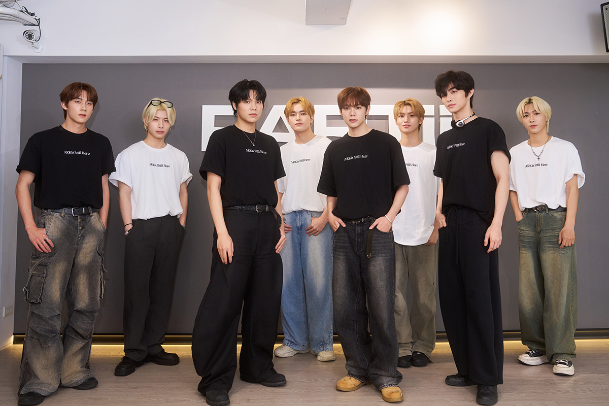 【車勢星聞】ARKis成員Vin（左起）、李東翰、Mikey、鄭彫秦、Alex、李定、禾雁凱和黃崇峻將在5月9日舉辦首場專場演唱會。（圖／量籽計畫提供）